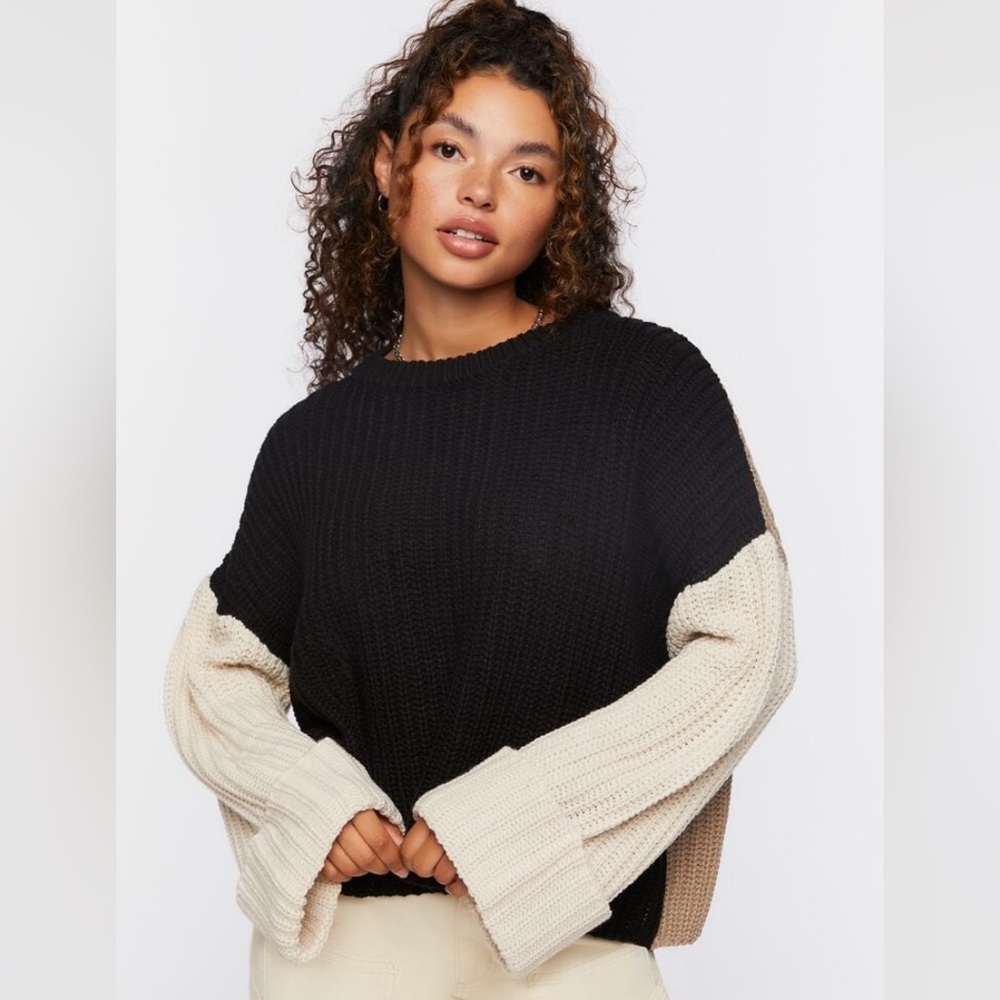 NWOT Forever 21 Black Cream Tan Colorblock Bell Sleeve Cropped Sweater